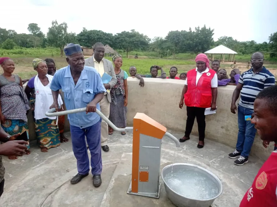 Remise d'ouvrage d'eau aux communautés